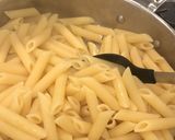 Foto del paso 3 de la receta: Pasta a los tres quesos