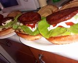 Dupla húsos, sajtos Hambik 🍔 🧀🥬🍅🧅🥒 recept fázis 2 fotója