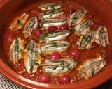 Foto del paso 12 de la receta Cazuela de boqueroncillos, en salsa de tomate, ajo y perejil