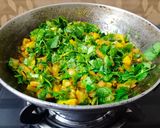 मेथी-सुका बोंबील भाजी (methi sukha bombil recipe in marathi) रेसिपी स्टेप 3 फोटो 