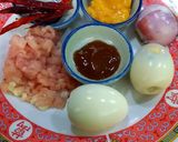 รูปขั้นตอนการทำที่ 2 ของ ไข่ลูกเขยไก่สับ