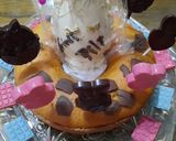 Foto del paso 9 de la receta: Rosca de bizcochuelo con bomboncitos de Pascua