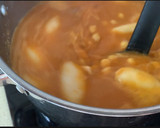 Foto del paso 6 de la receta: Garbanzos, chipirones y huevo frito