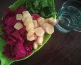 Foto langkah ke 2 dari resep 328.Smooties buah naga sayur... Segerr.