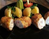 Sajttal, sonkával töltött karaj rántva. Cordon bleu karajból recept fázis 6 fotója
