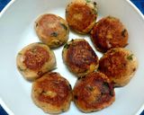 A picture of step 5 of Ragda Patties.
