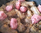 Foto del passaggio 1 della ricetta Polenta con Rosticciana e Salsiccia 🐷