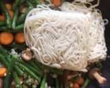 A picture of step 3 of Tofu and shiitake mushroom noodles.