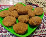 A picture of step 6 of Urad dal pinni.