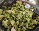Foto del paso 2 de la receta: Ensalada de brócoli con fideos y pollo!!!