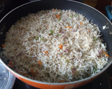 ஈஸி அண்ட் ஹெல்த்தி வெஜ் ஃப்ரைடு ரைஸ் ரெசிபி ஸ்டேப் 9 புகைப்படம்