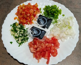 Foto del paso 1 de la receta: Arroz negro con marisco y setas variadas