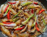 Hình bước làm 2 của món Cá Cơm Kho