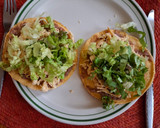Foto del paso 2 de la receta: Tostadas de pollo deshebrado