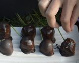 Foto langkah ke 3 dari resep Strawberry Truffle.