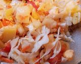 Foto del paso 1 de la receta: Sigue el calorcito y seguimos con ensaladita fresca!!🍎🥕🧅🍋