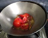 A picture of step 3 of Masala bhindi.
