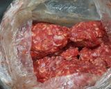 Foto del paso 3 de la receta: Zapallito verde y morrones rellenos de carne "🙈