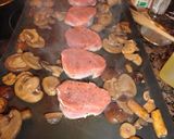 Foto del paso 2 de la receta: Brochetas de solomillo de cerdo