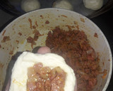 Foto del paso 3 de la receta: Pancitos rellenos de chorizo y salchicha