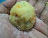 Foto langkah ke 8 dari resep 63. Bola Bola Kentang.