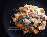 A picture of step 5 of Cream sauce salmon and spinach tangliolini.