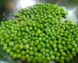A picture of step 4 of Pea Samosas.