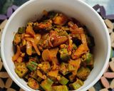 A picture of step 8 of Bhindi pyaz fry recipe.