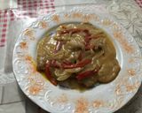 Foto del paso 6 de la receta: Lomo en salsa de cebolla con tiras de piquillo