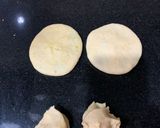 A picture of step 10 of Tuvar matar lilva ni kachori pigeon beans kachori hare tuvar aur matar ki kachori.