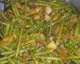 मूंगा आलू मटर की सब्जी (moonga aloo matar ki sabzi recipe in Hindi) रेसिपी चरण 5 फोटो