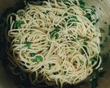 Foto langkah ke 3 dari resep Simple Spaghetti Aglio E Olio.
