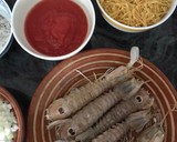 Foto del paso 1 de la receta: Fideuà de galeras y gambitas, al azafrán