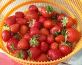 Foto del paso 1 de la receta Pastel de fresas sin horno, sin harina y sin azúcar