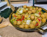 Foto langkah ke 8 dari resep Tumis mini baso campur.