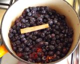 Foto del paso 1 de la receta: Crumble de arándanos, pera y manzanas con helado de vainilla