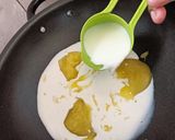 A picture of step 1 of Mawa Gujiya.