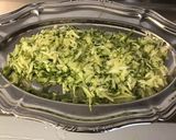 Une image de l'étape 5 de Salade de tomates, concombre et courgette au jambon cru.