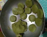 Foto langkah ke 3 dari resep Bakpia Pop dan Bakpia kering isi Matcha.