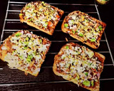 ग्रिल्ड चीज़ ब्रेड पिज़्ज़ा (grilled cheese bread pizza recipe in Hindi) रेसिपी चरण 1 फोटो