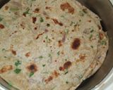 पालक और प्याज़ के पराठे (palak aur pyaz ke parathe recipe in Hindi) रेसिपी चरण 5 फोटो