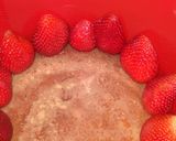 Foto del paso 2 de la receta: Torta helada !!!🍨🍨🍓🍓