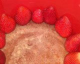 Foto del paso 2 de la receta: Torta helada !!!🍨🍨🍓🍓