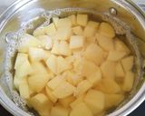Szezámmagos csirkemellcsíkok hagymás- petrezselymes burgonyával recept fázis 2 fotója