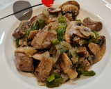 Foto del paso 6 de la receta: Salteado de magro de cerdo con champiñones y pimientos italianos