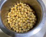 A picture of step 1 of Chickpea & Yogurt Salad.
