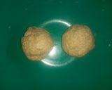 A picture of step 4 of Zebra mini buns.