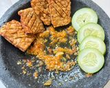 Foto langkah ke 4 dari resep Tempe penyet sambel bawang.