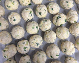 Foto del paso 4 de la receta: Chipá de papa, queso y verdeo 😋🥔🧀