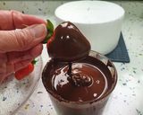 Foto del paso 4 de la receta: *Fresas cubiertas de Chocolate y Sprinkles*
